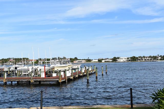 160 YACHT CLUB Way 210, Hypoluxo, FL 33462