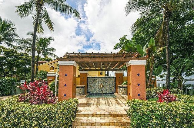 160 YACHT CLUB Way 210, Hypoluxo, FL 33462