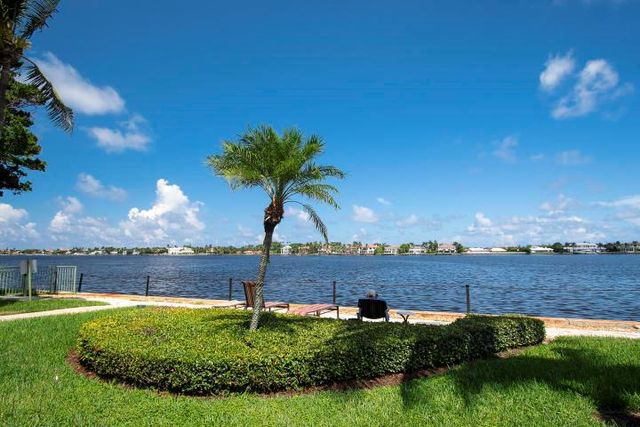 160 YACHT CLUB Way 210, Hypoluxo, FL 33462