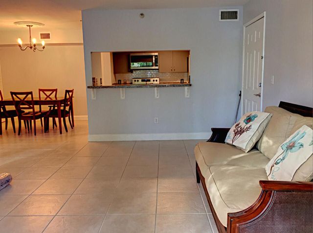 160 YACHT CLUB Way 210, Hypoluxo, FL 33462