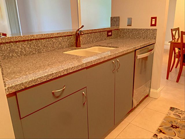 160 YACHT CLUB Way 210, Hypoluxo, FL 33462
