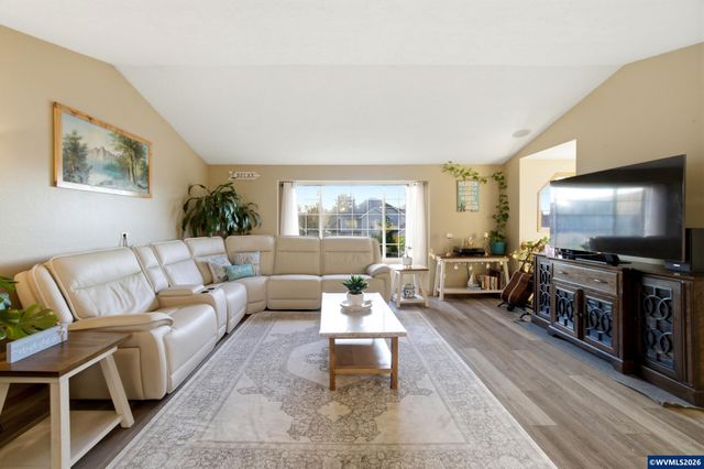 6676 McLeod Ln NE, Keizer, OR 97303