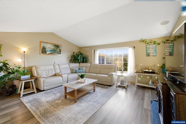 6676 McLeod Ln NE, Keizer, OR 97303