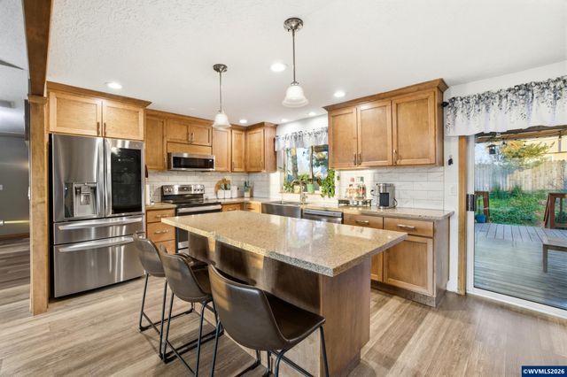 6676 McLeod Ln NE, Keizer, OR 97303