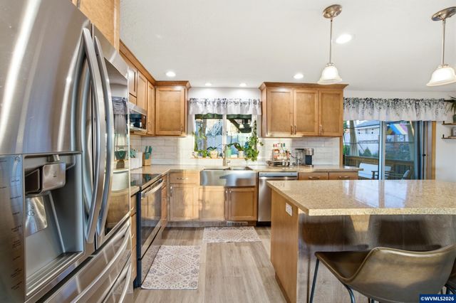 6676 McLeod Ln NE, Keizer, OR 97303