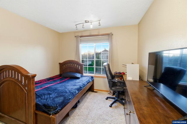 6676 McLeod Ln NE, Keizer, OR 97303