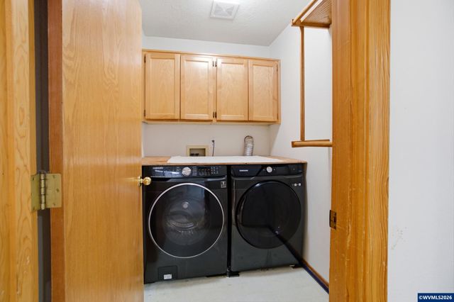 6676 McLeod Ln NE, Keizer, OR 97303