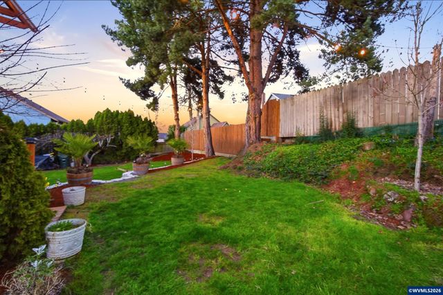 6676 McLeod Ln NE, Keizer, OR 97303