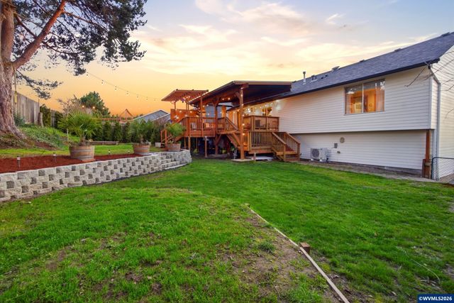 6676 McLeod Ln NE, Keizer, OR 97303