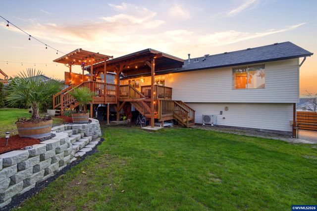 6676 McLeod Ln NE, Keizer, OR 97303