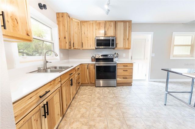 5175 AZALEA CIRCLE, Dade City, FL 33523