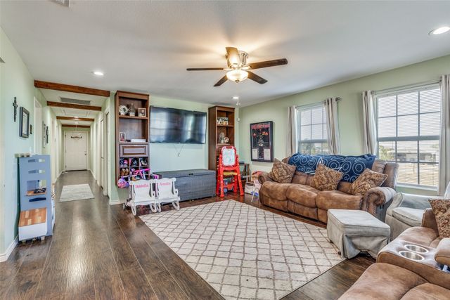 113 Mccrae Lane, Boyd, TX 76023