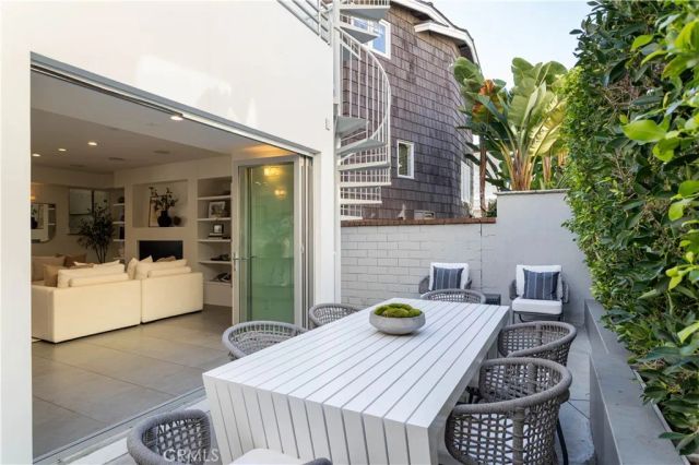 2618 Cove Street, Corona Del Mar, CA 92625