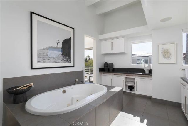 2618 Cove Street, Corona Del Mar, CA 92625
