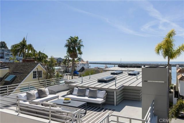 2618 Cove Street, Corona Del Mar, CA 92625