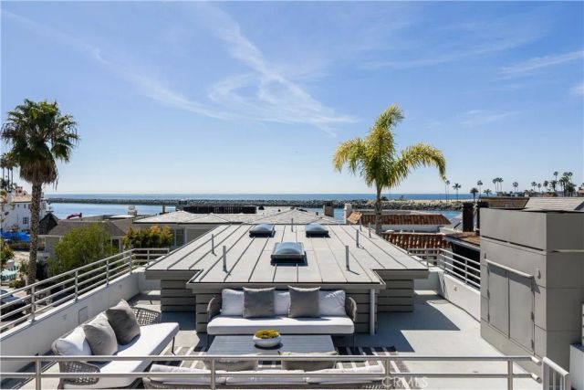 2618 Cove Street, Corona Del Mar, CA 92625