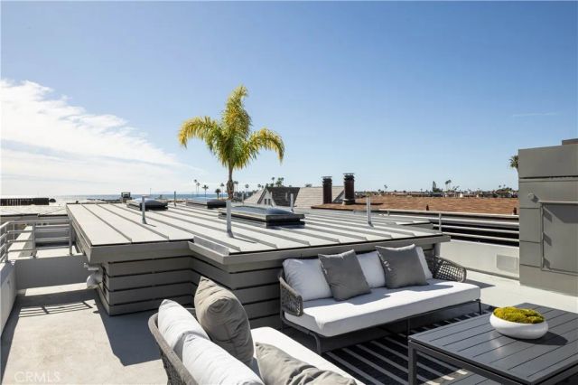 2618 Cove Street, Corona Del Mar, CA 92625