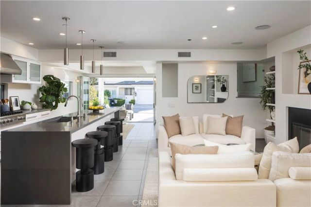 2618 Cove Street, Corona Del Mar, CA 92625