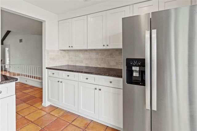 2375 LAKESIDE MEWS D2, Sarasota, FL 34235