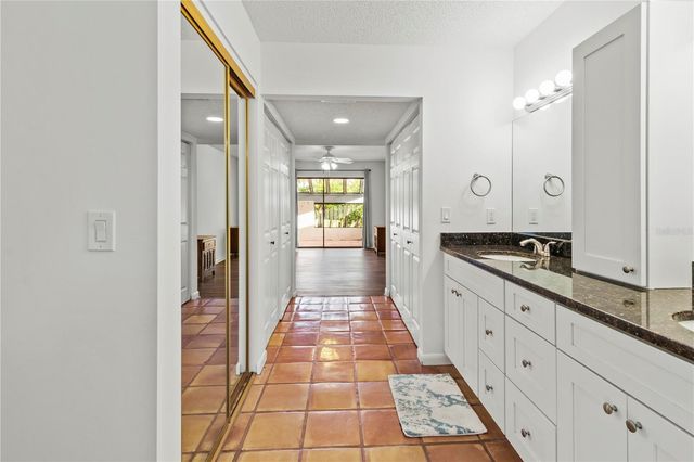 2375 LAKESIDE MEWS D2, Sarasota, FL 34235