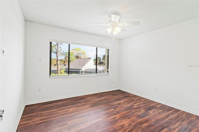 2375 LAKESIDE MEWS D2, Sarasota, FL 34235