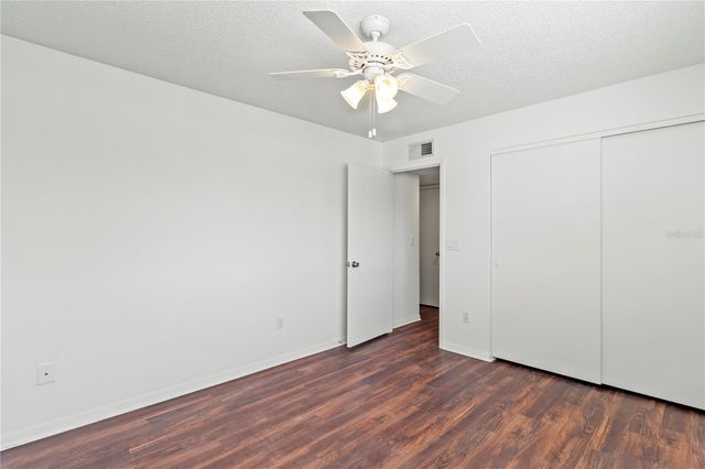 2375 LAKESIDE MEWS D2, Sarasota, FL 34235