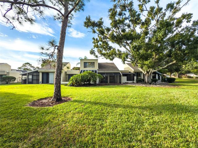 2375 LAKESIDE MEWS D2, Sarasota, FL 34235