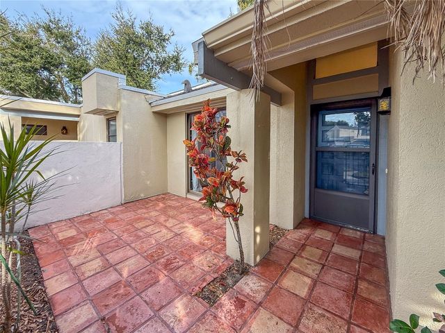 2375 LAKESIDE MEWS D2, Sarasota, FL 34235