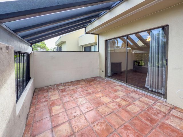 2375 LAKESIDE MEWS D2, Sarasota, FL 34235