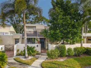 2375 LAKESIDE MEWS D2, Sarasota, FL 34235
