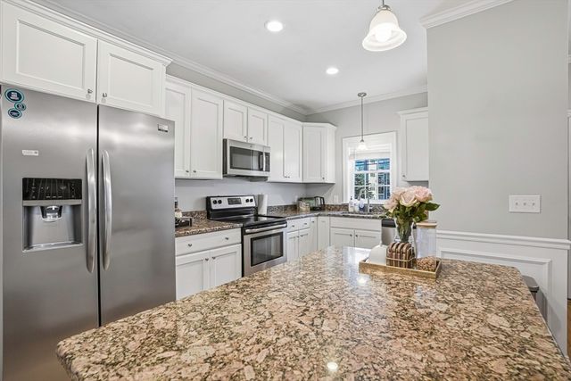59 Olympia Ave 4A, Shrewsbury, MA 01545