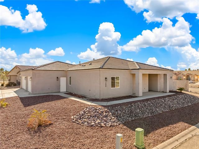 2000 E Desert Palms Drive, Fort Mohave, AZ 86426
