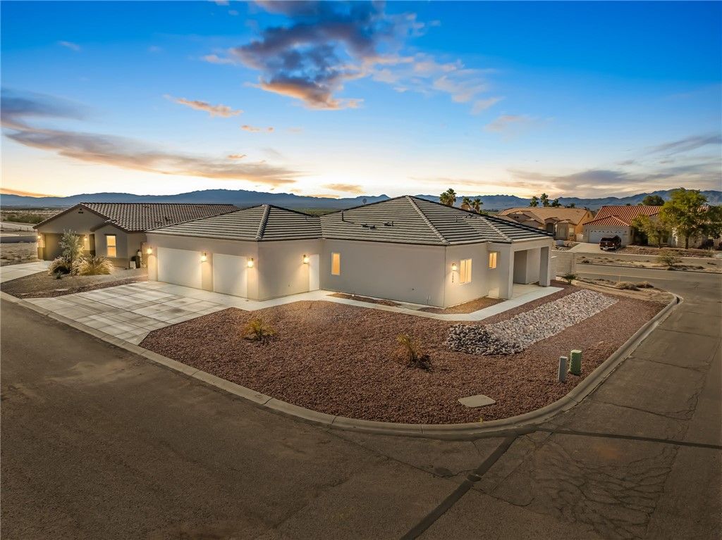 2000 E Desert Palms Drive, Fort Mohave, AZ 86426