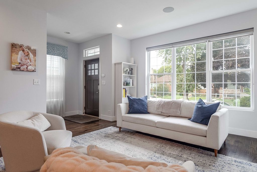 5041 N Normandy Avenue, Chicago, IL 60656 — photo 2