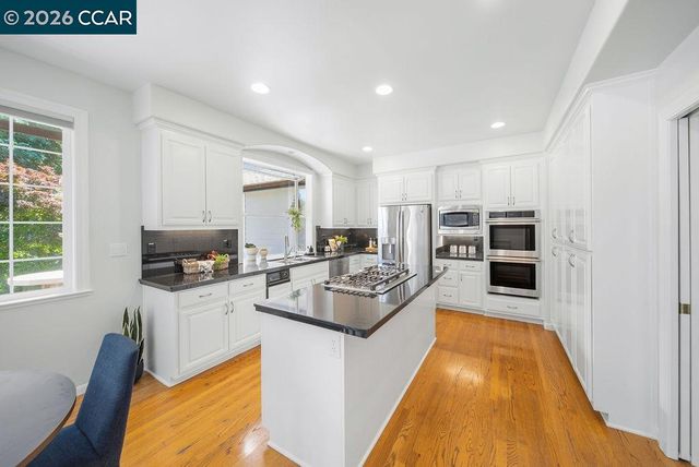 3 Meadowbrook Ln, Danville, CA 94526