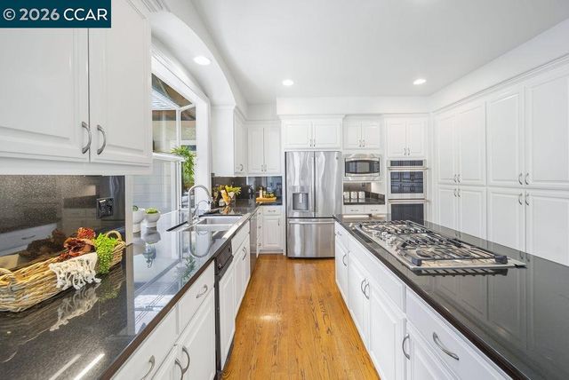 3 Meadowbrook Ln, Danville, CA 94526