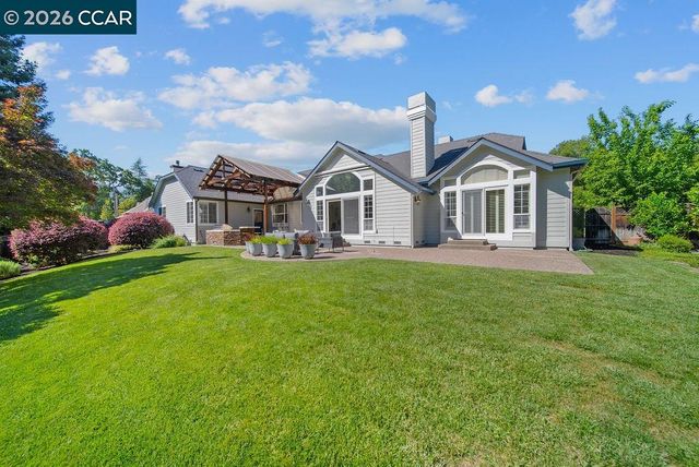 3 Meadowbrook Ln, Danville, CA 94526