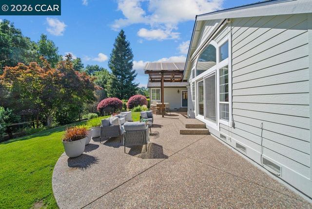 3 Meadowbrook Ln, Danville, CA 94526