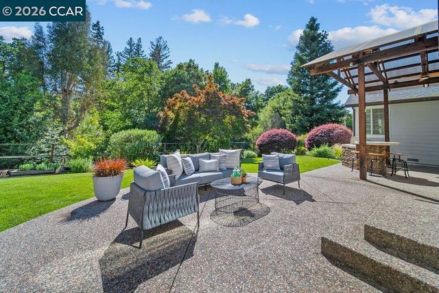 3 Meadowbrook Ln, Danville, CA 94526