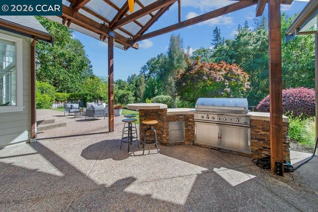 3 Meadowbrook Ln, Danville, CA 94526