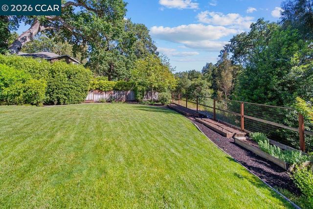 3 Meadowbrook Ln, Danville, CA 94526