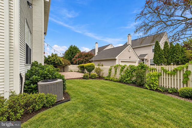 31 BELMONT DR, Robbinsville, NJ 08691