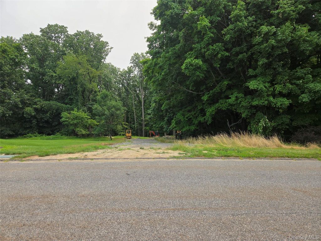 4 Bianca Way, Amawalk, NY 10501