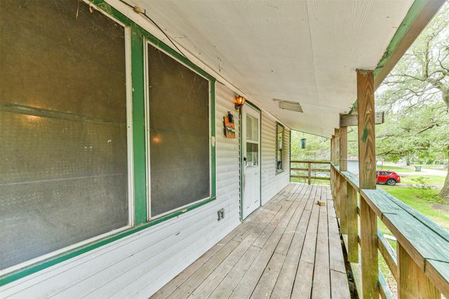 107 Donna Lane, Bacliff, TX 77518