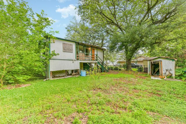 107 Donna Lane, Bacliff, TX 77518