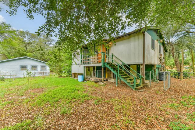 107 Donna Lane, Bacliff, TX 77518