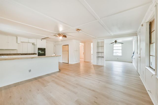 107 Donna Lane, Bacliff, TX 77518