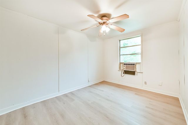 107 Donna Lane, Bacliff, TX 77518