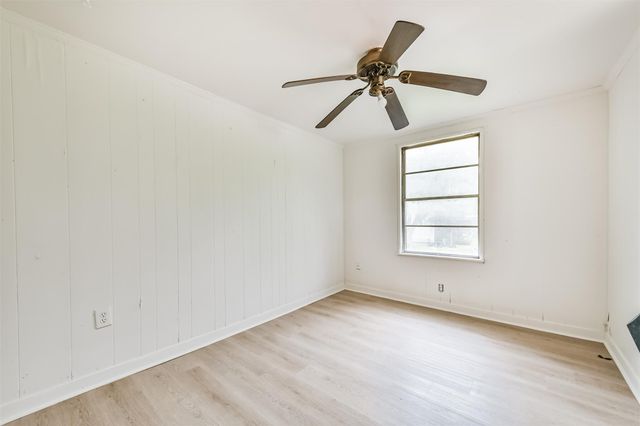 107 Donna Lane, Bacliff, TX 77518