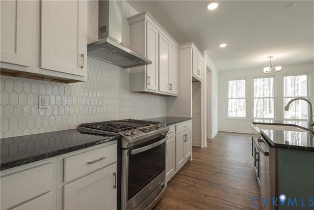 5720 Chaucer Dr, Providence Forge, VA 23140